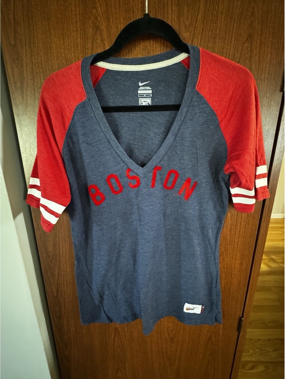 Nike Cooperstown Collection Boston Red Sox Womens Large V Neck Raglan T Shirt